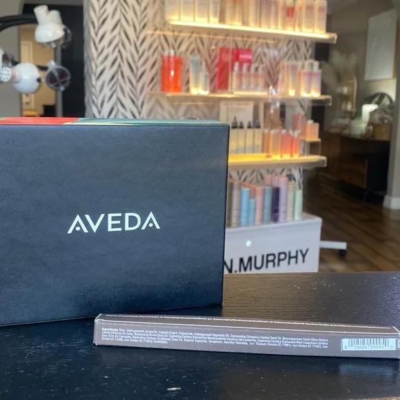 Aveda Brow Definer - 04: Dark Brown - Picture 2 of 2